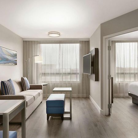 Embassy Suites By Hilton Montreal Airport Pointe-Claire Bagian luar foto