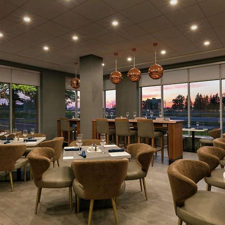 Embassy Suites By Hilton Montreal Airport Pointe-Claire Bagian luar foto