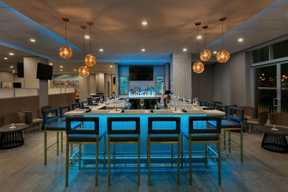 Embassy Suites By Hilton Montreal Airport Pointe-Claire Bagian luar foto