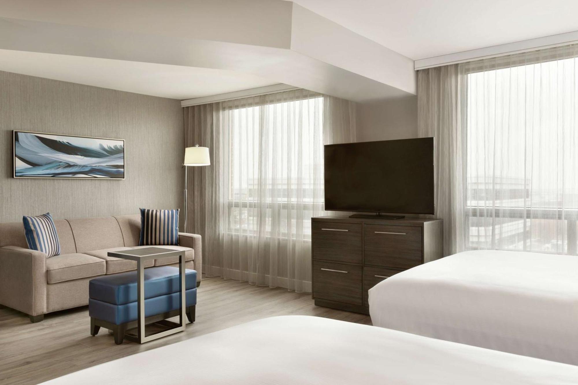 Embassy Suites By Hilton Montreal Airport Pointe-Claire Bagian luar foto