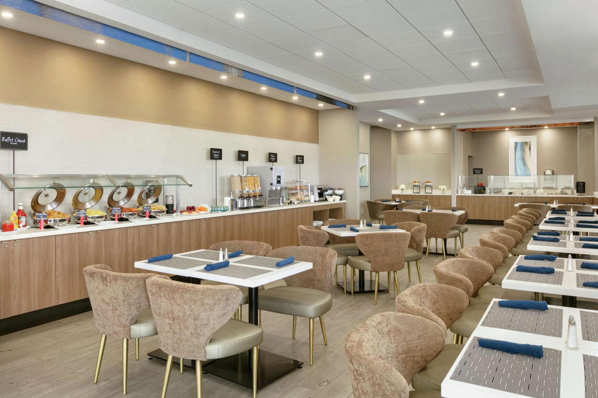 Embassy Suites By Hilton Montreal Airport Pointe-Claire Bagian luar foto