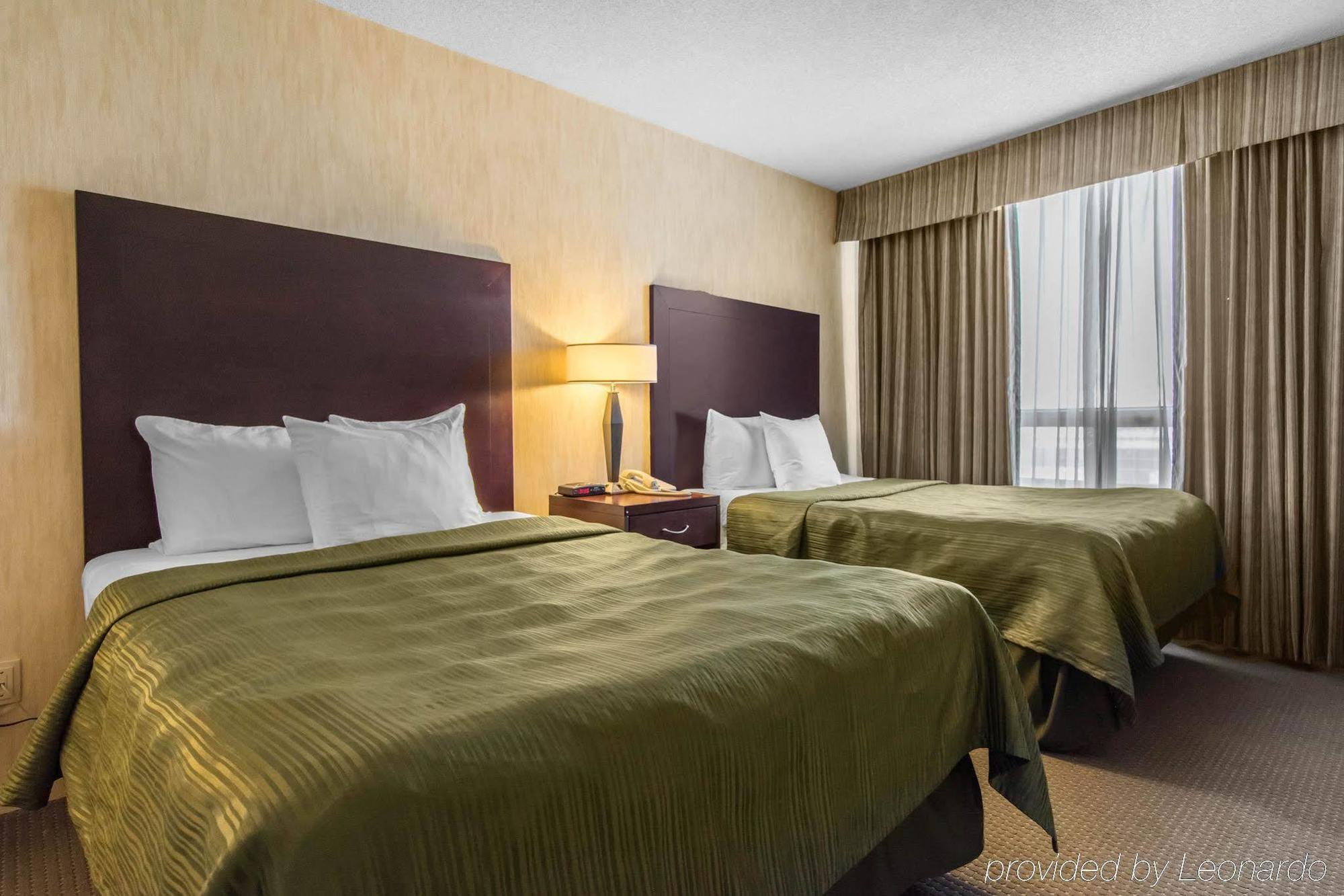 Embassy Suites By Hilton Montreal Airport Pointe-Claire Bagian luar foto