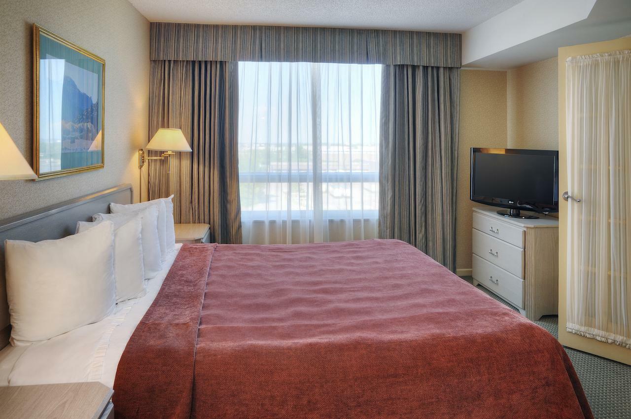 Embassy Suites By Hilton Montreal Airport Pointe-Claire Ruang foto