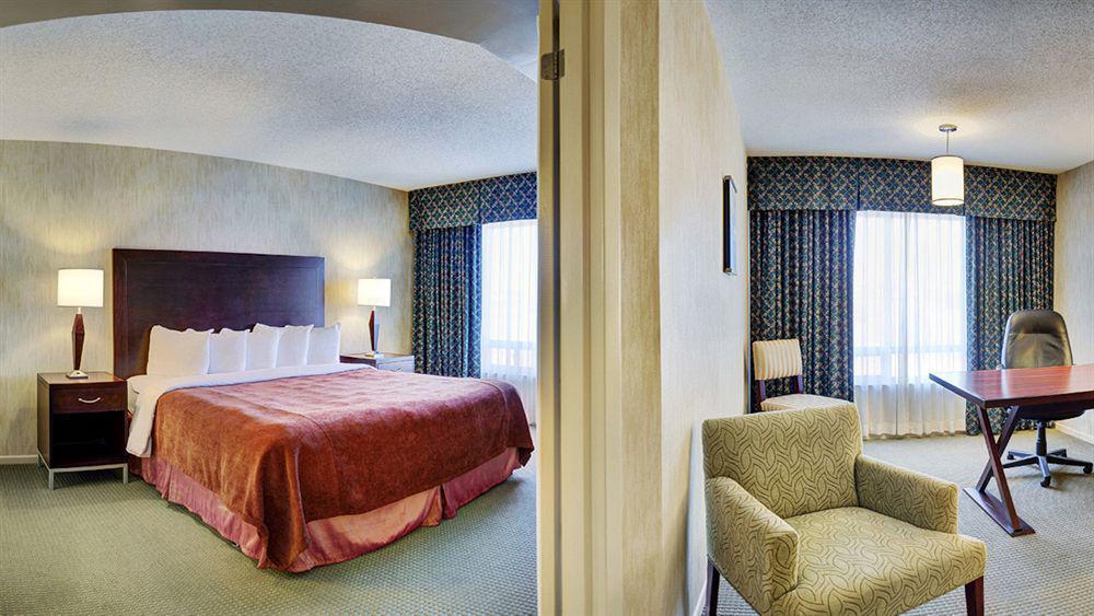 Embassy Suites By Hilton Montreal Airport Pointe-Claire Bagian luar foto